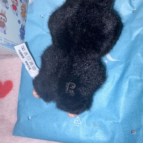 Pin For Love letter R - Picture 3 of 6